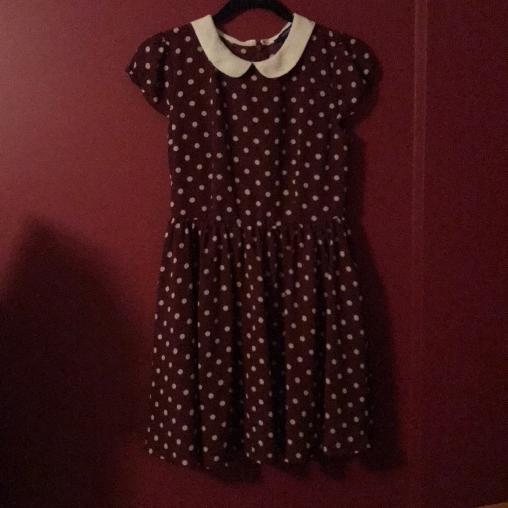 Adorable polka dot dress with collar
